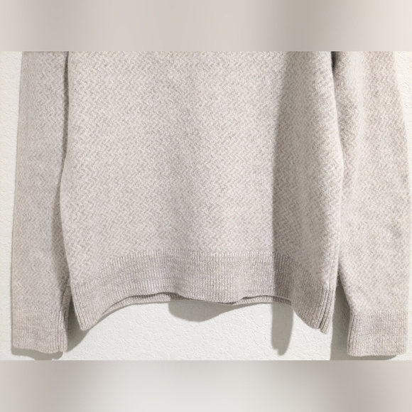 Men's Multicolor Patterned Sweater - Picture 7 of 9